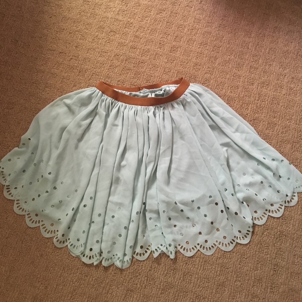 Mint color lace skirt